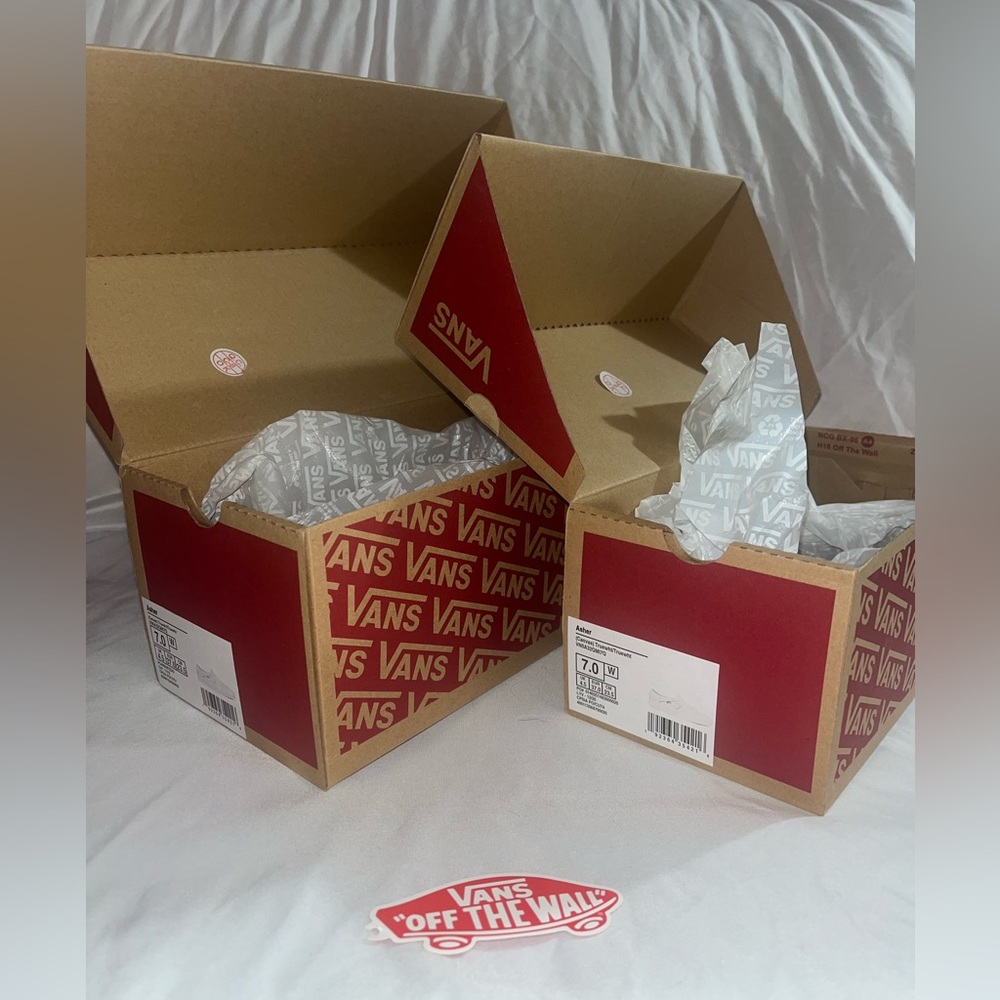 EMPTY Vans shoe boxes